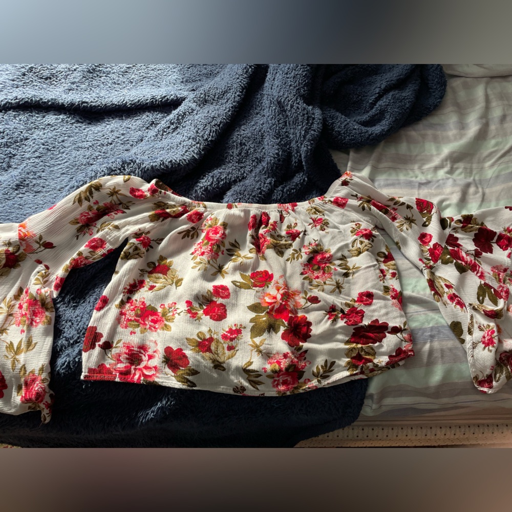 Floral off the shoulders dress shirt